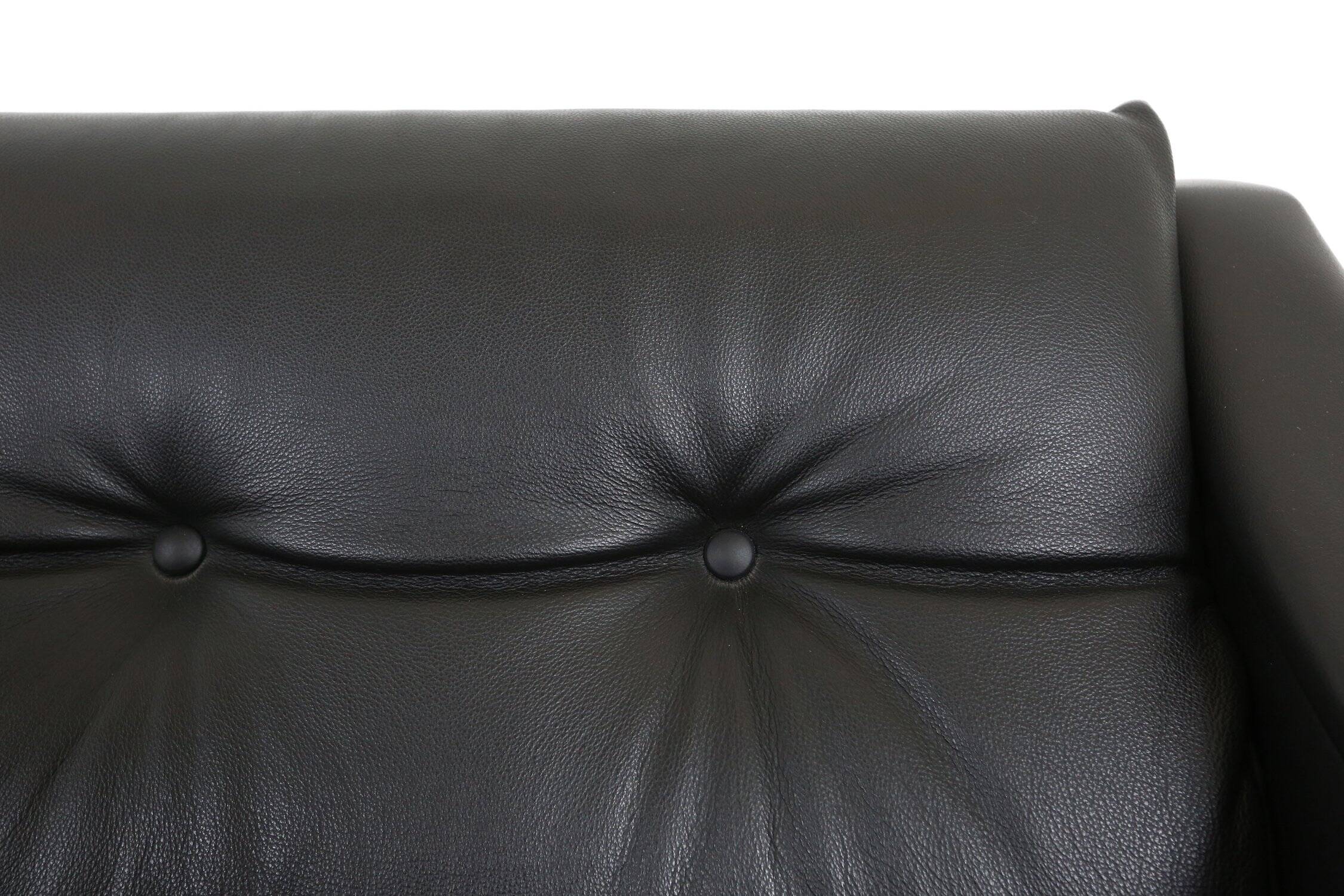 Dezza 2-Seater Sofa by Gio Ponti for Poltrona Frau, 2011 edition