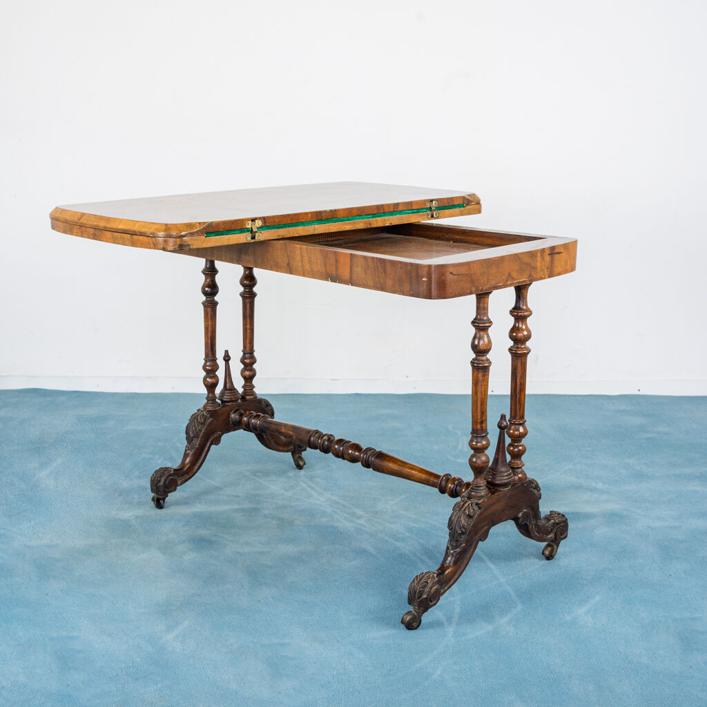 Table table poker and ancient writing root walnut intarsio 19th century