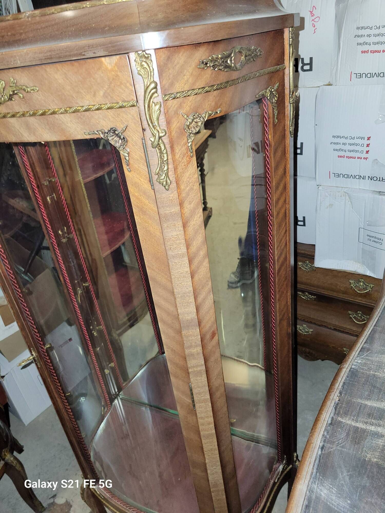 Display cabinet LXVI in walnut