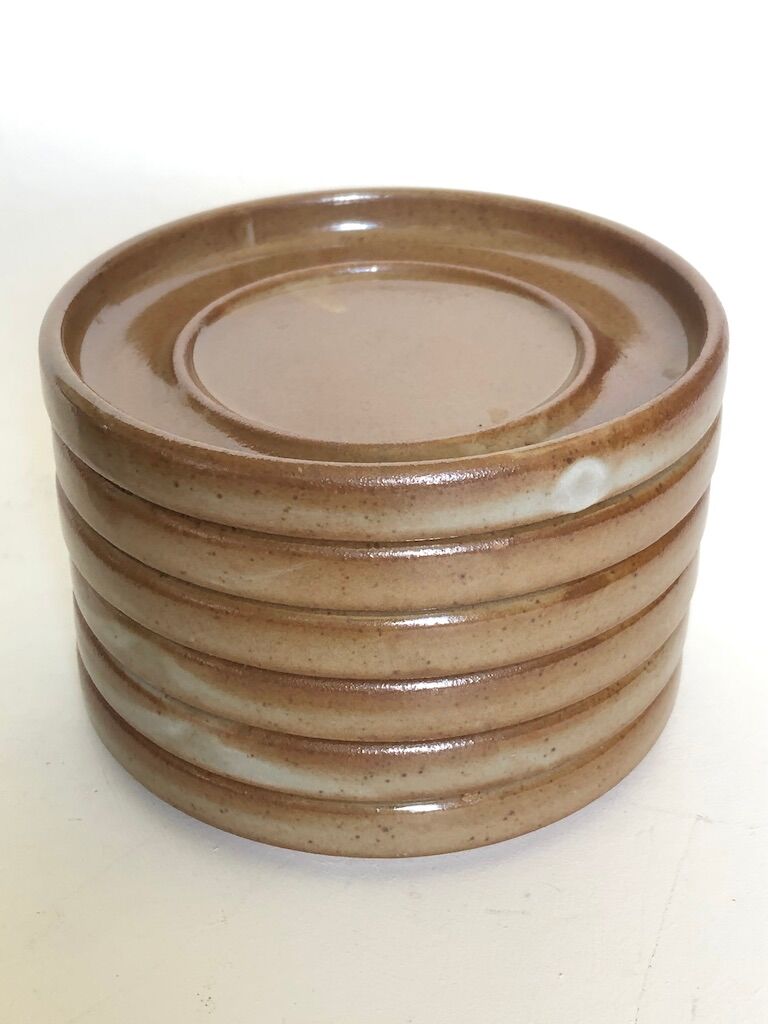 Set of 6 cups and saucers in res due