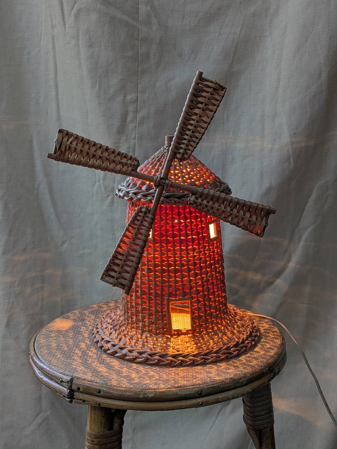 Rattan windmill lamp