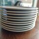 10 assiettes à dessert - Longchamp - Grises et chocolat