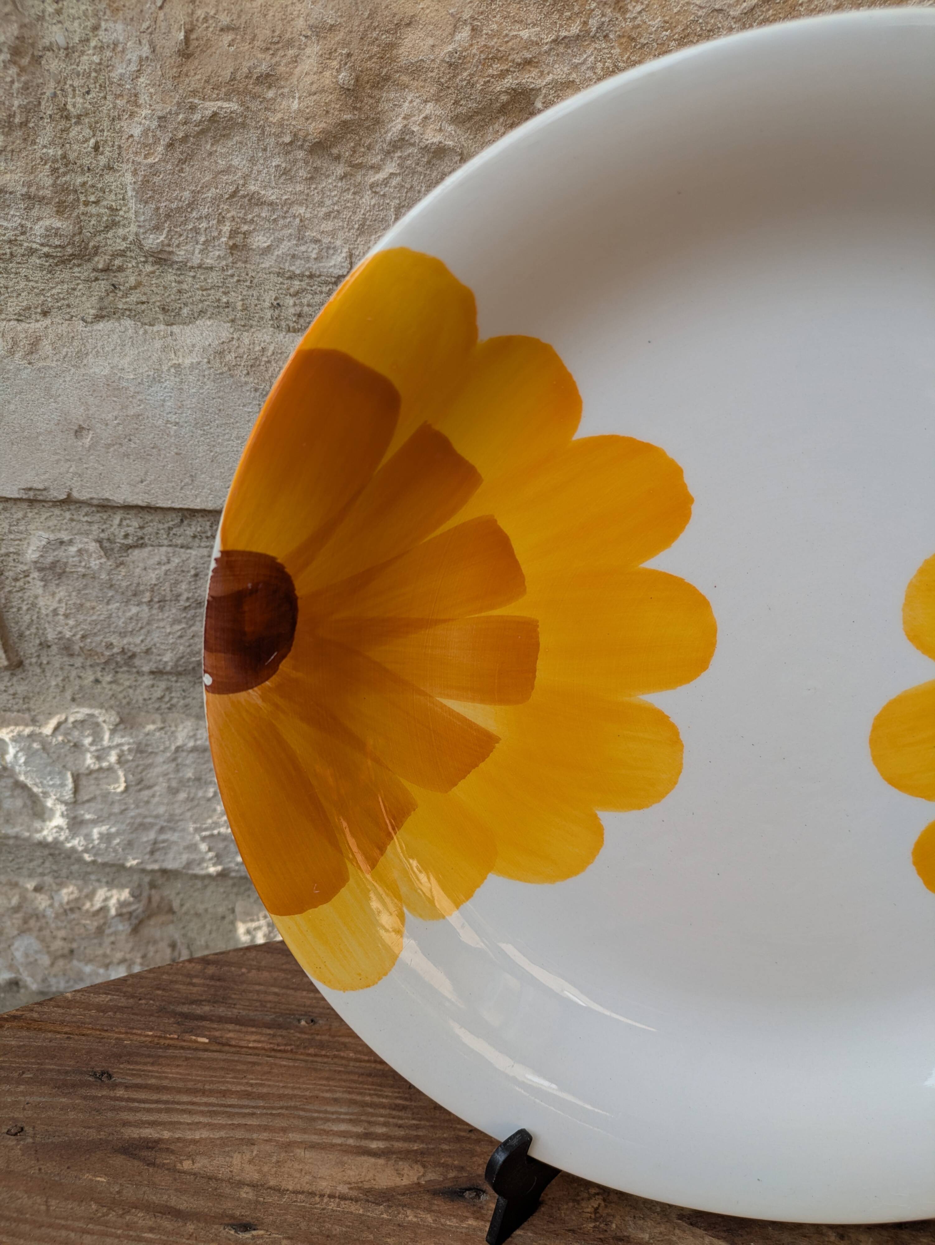 Vintage round serving dish with yellow flowers, Ironstone, 1970s, Italy.