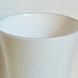 Vase en opaline sur pied début XXème