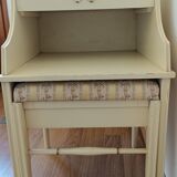 Chippy Phone Seat Table