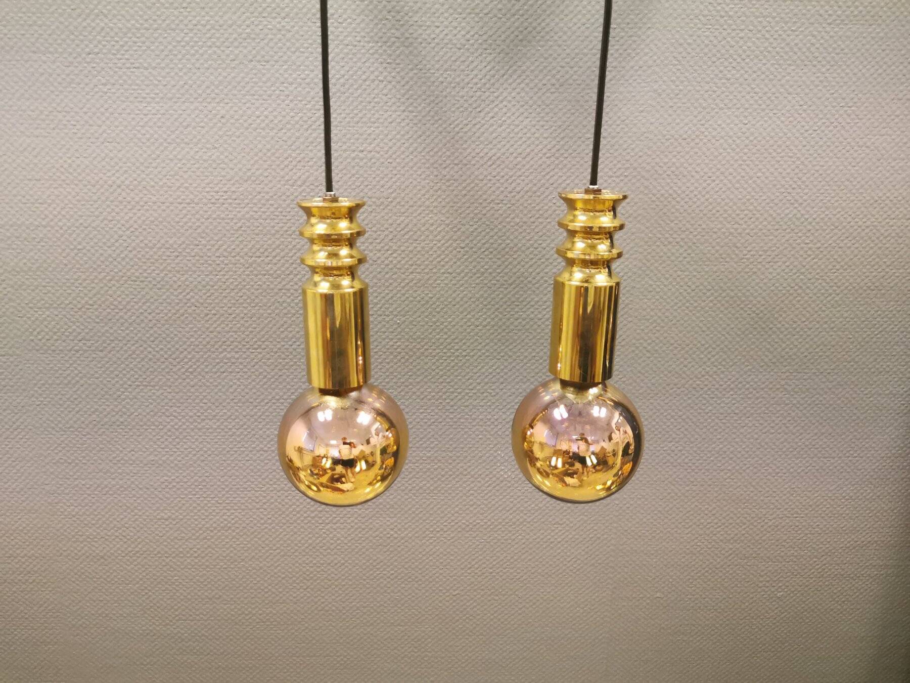 Frimann Goldstar pendant lights made by Philips in the 1970s. Model SPYBALL