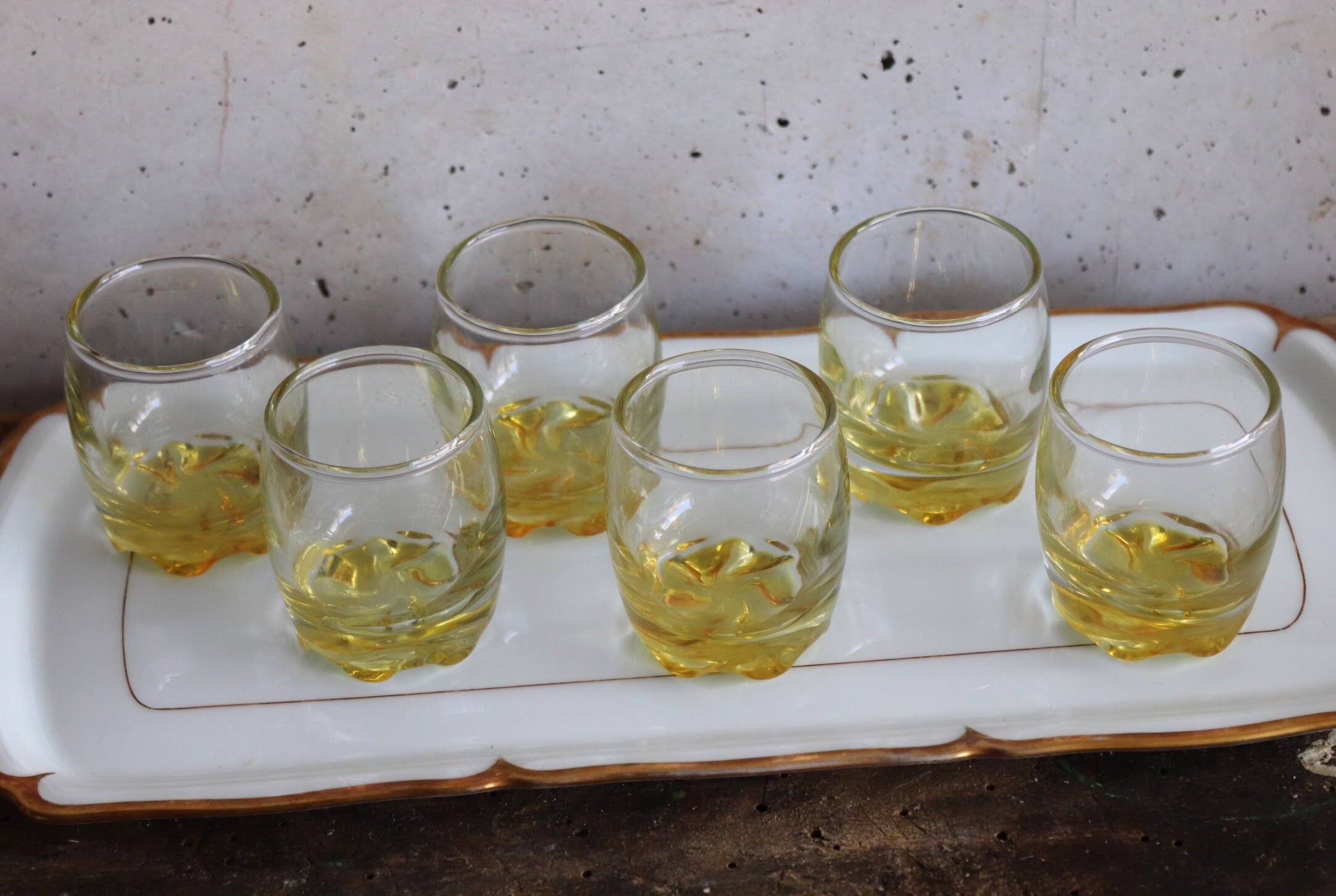 6 yellow shooter glasses / liquor