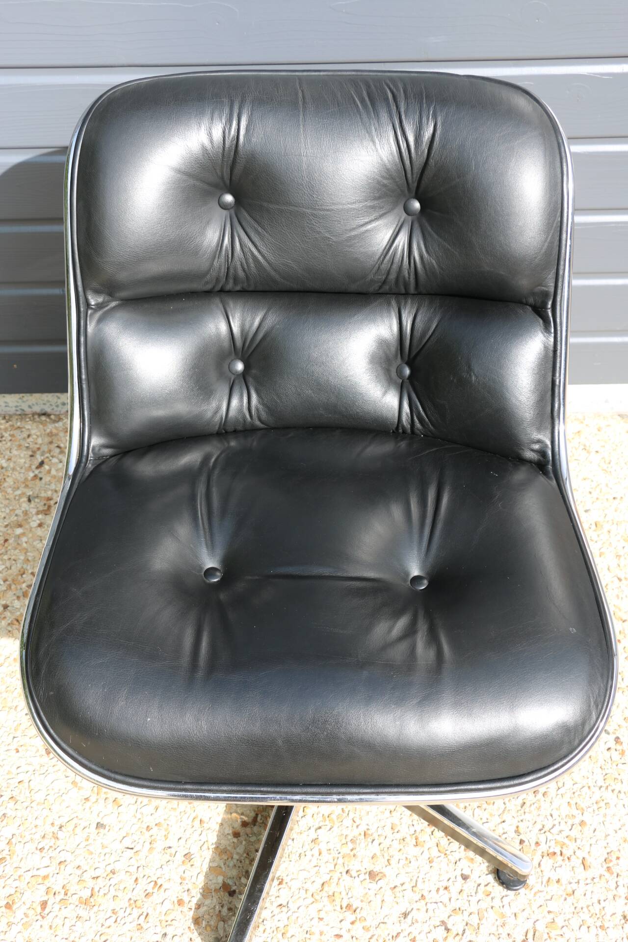 Pollock leather chair