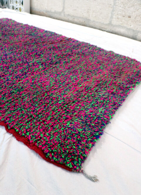 Contemporary carpet Beni Ouarain has polka dots 116 x 180 cm