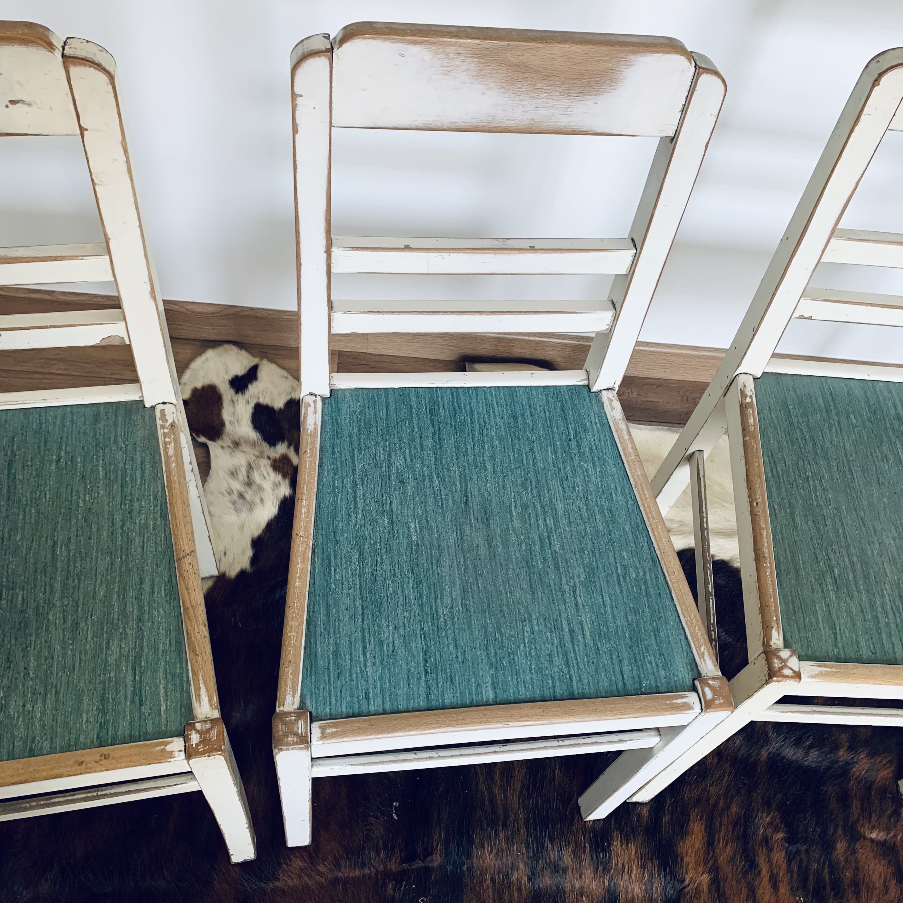 Series of 4 vintage chairs