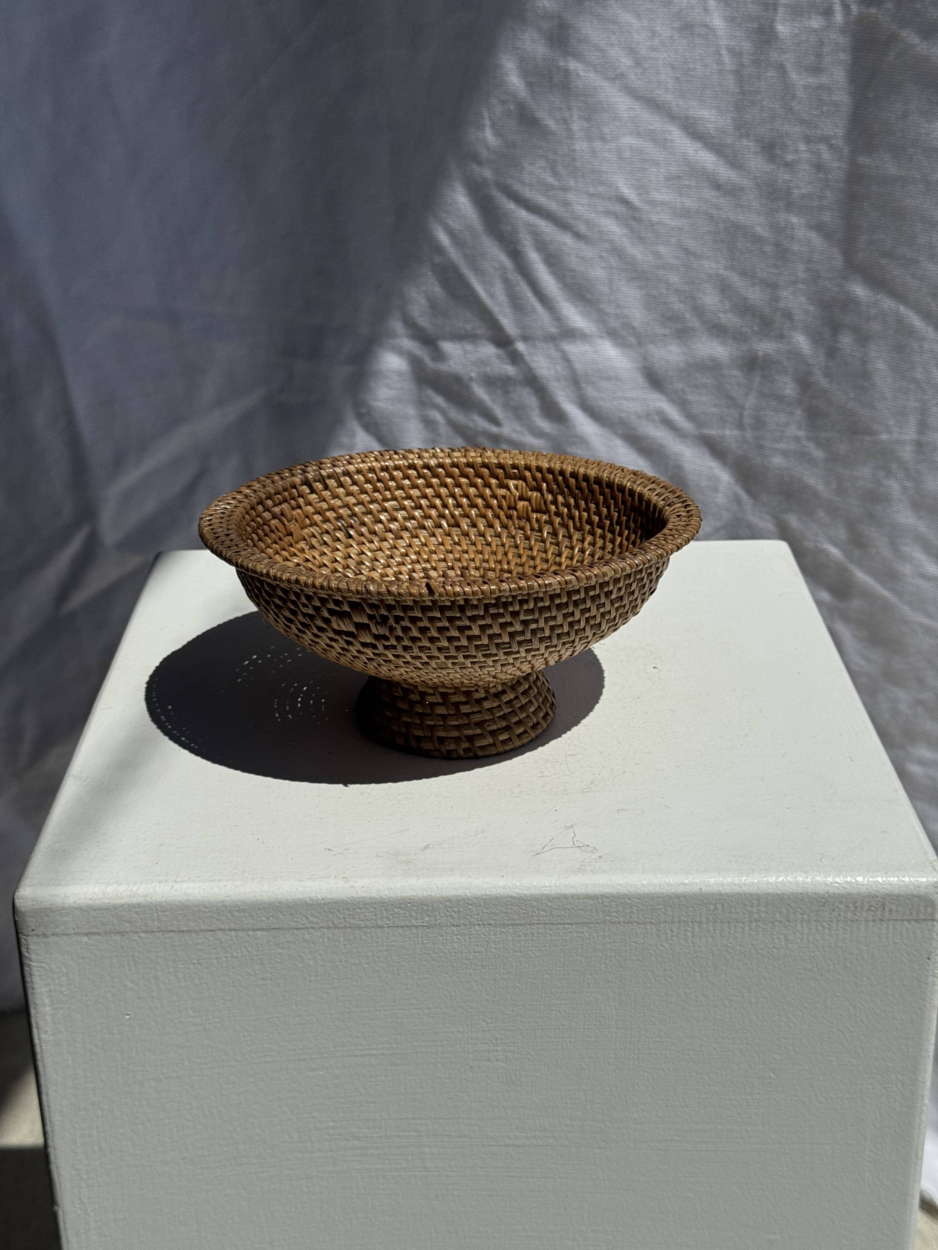 Small bowl on a pedestal made of woven Indonesian rattan D18 H9