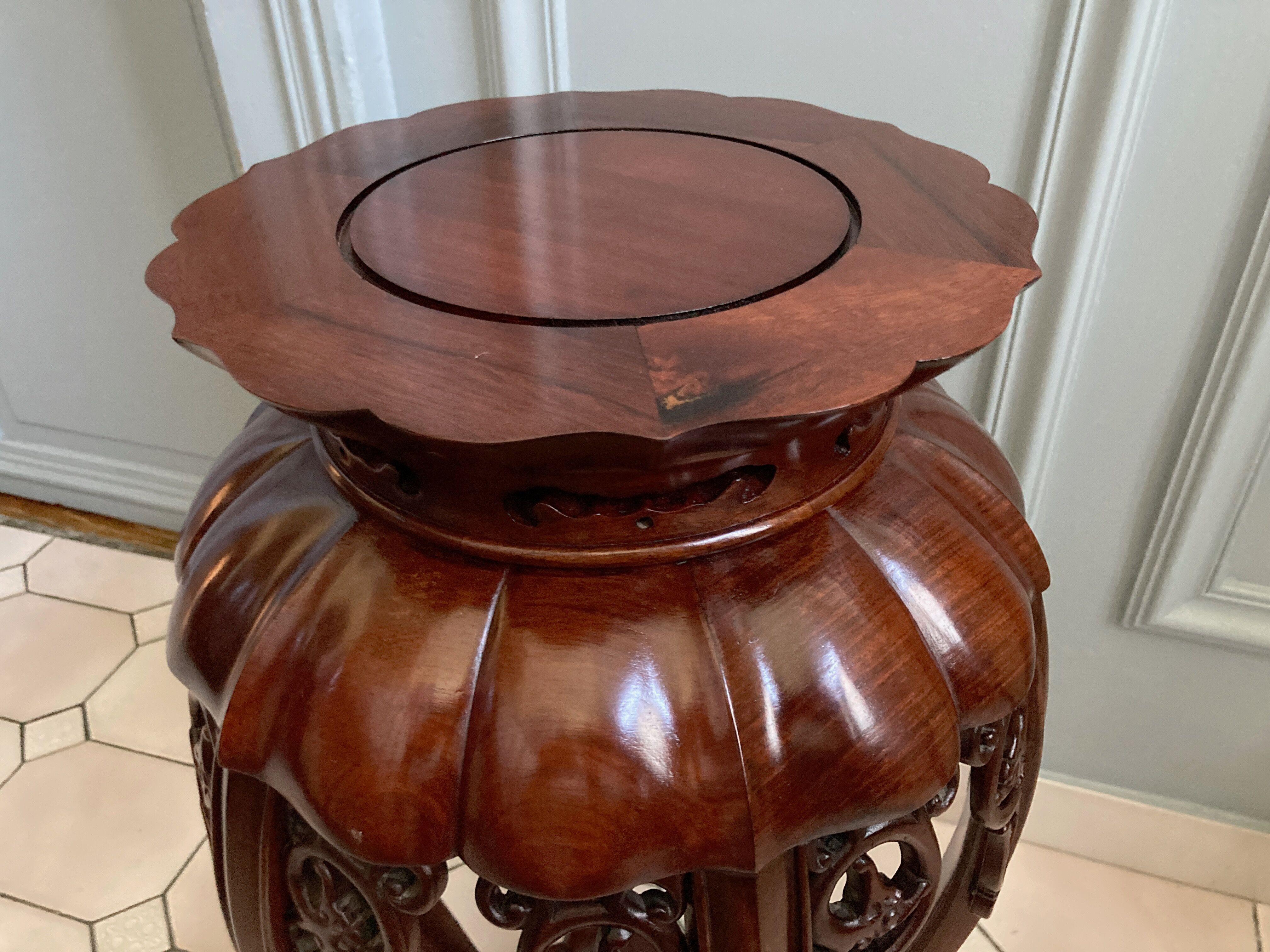 Openwork rosewood gueridon