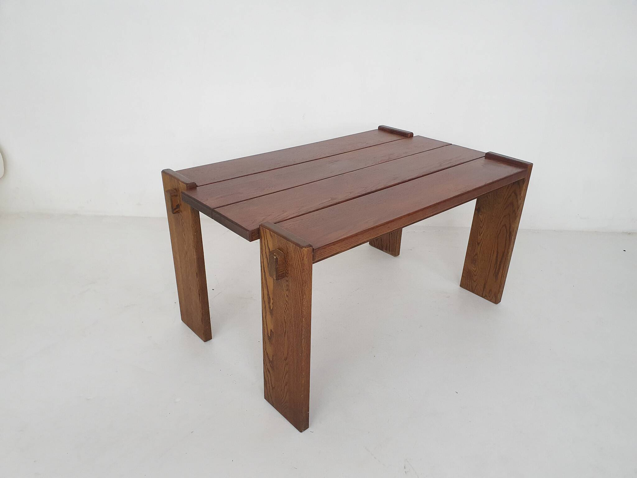Table de salle à manger en chêne massif, Pays-Bas, années 1970