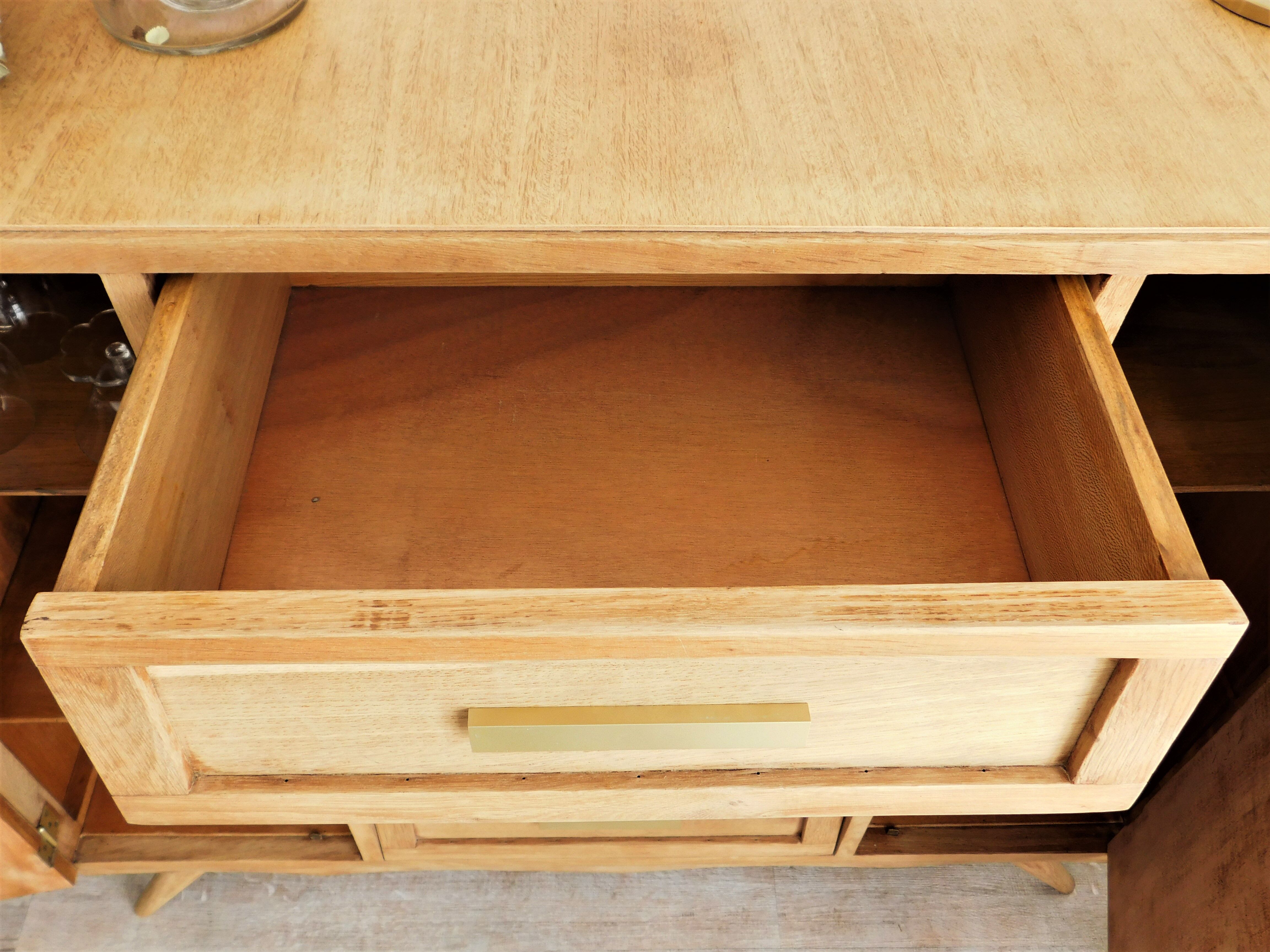Buffet vintage brut et or