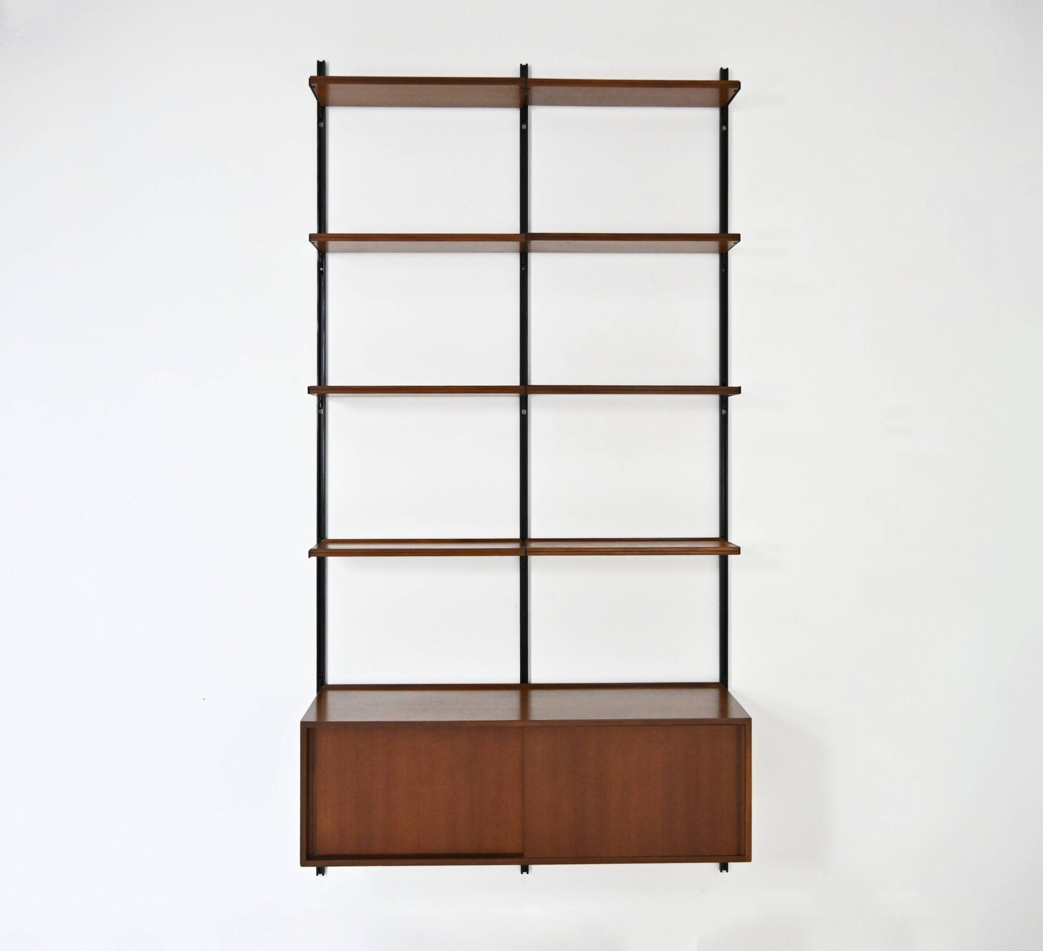 Bibliothèque murale E22 par Osvaldo Borsani pour Tecno, années 1950
