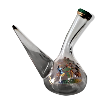 Carafe, Spanish wine pitcher