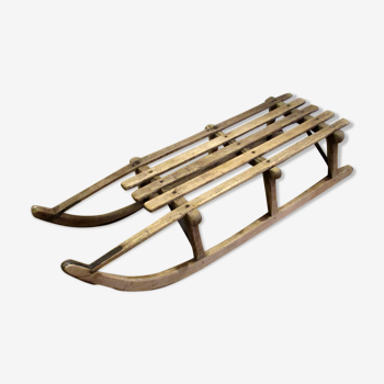 Wooden sled ideal for shelf