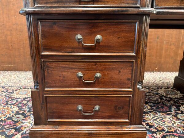 Bureau partenaire Chesterfield anglais classique
