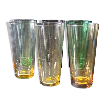 Set of 6 coloured vintage juice glasses in very good condition.