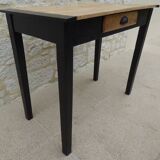 Table or desk with a wooden drawer – Completely revamped