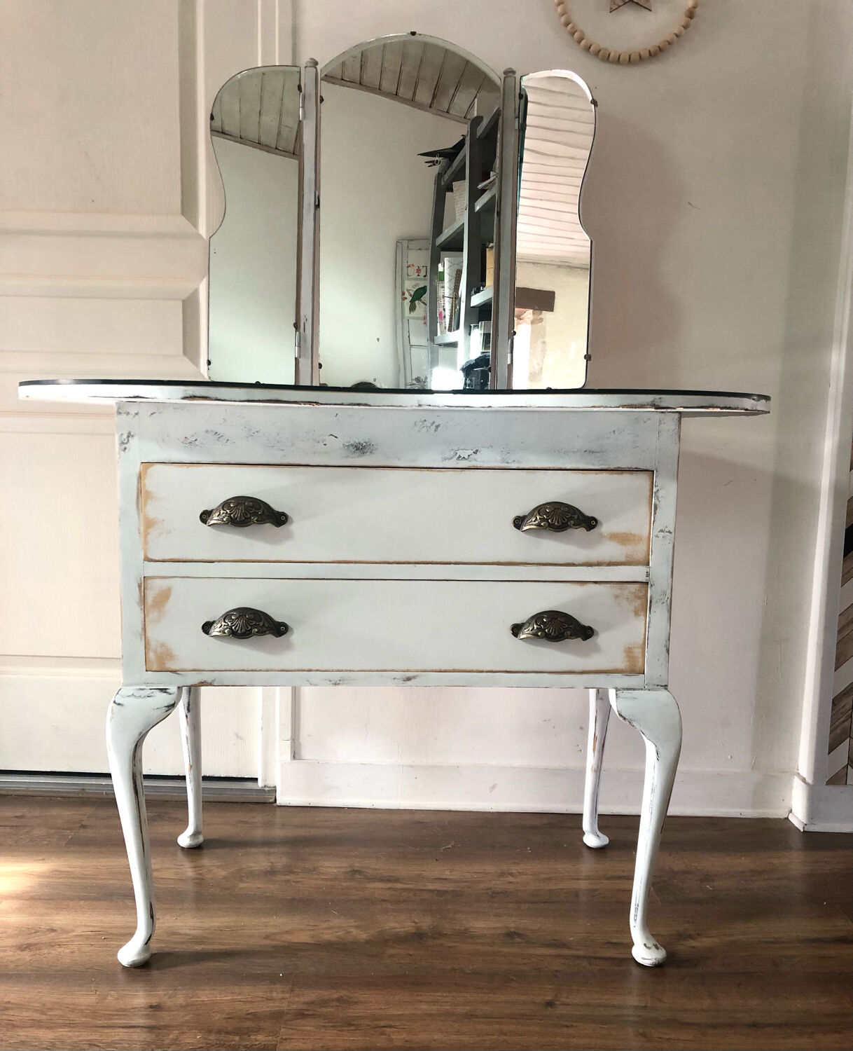 Dressing table