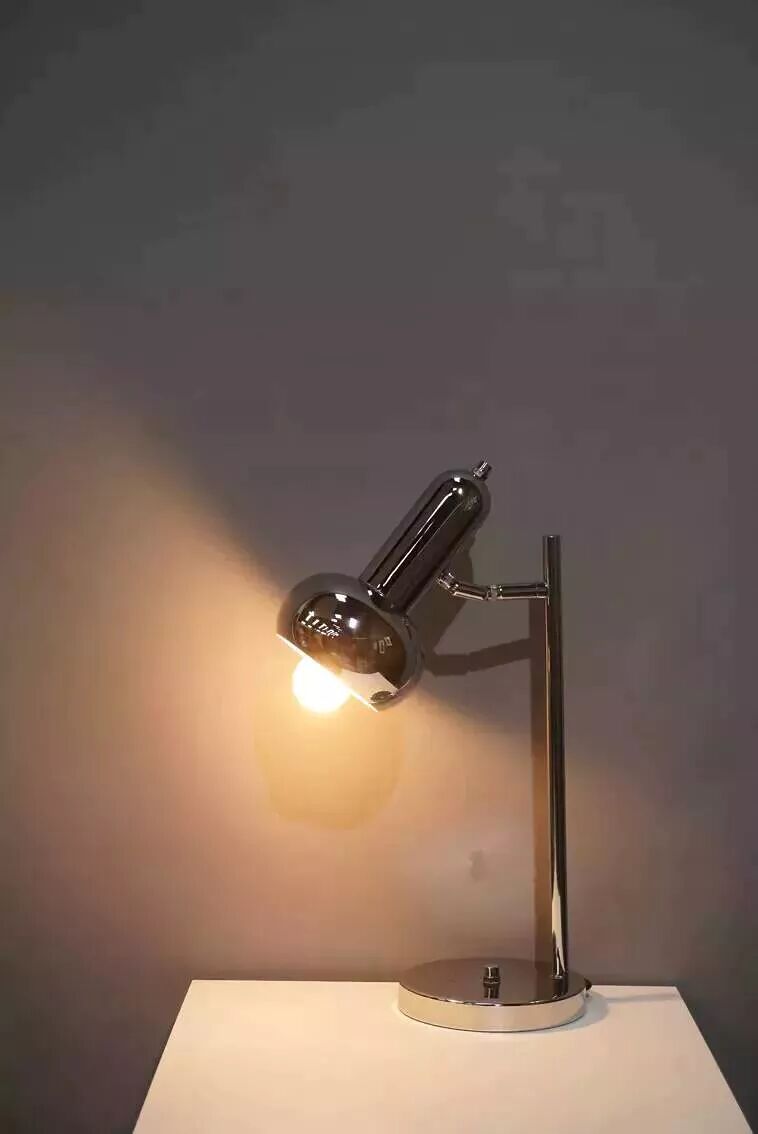 Lampe articulée en métal chromé années 60