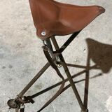 Tabouret tripode pliable
