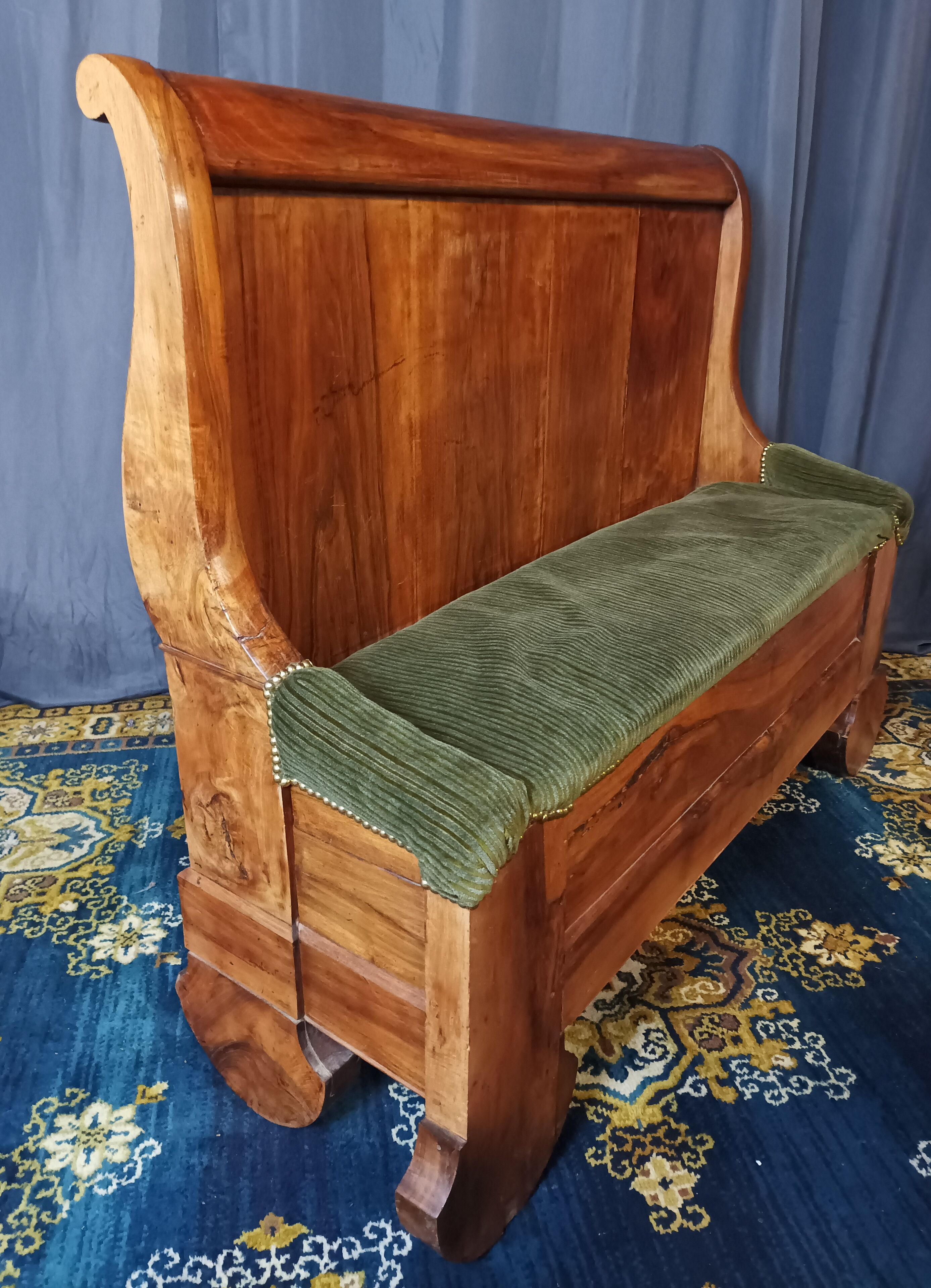 Louis Philippe bench in walnut