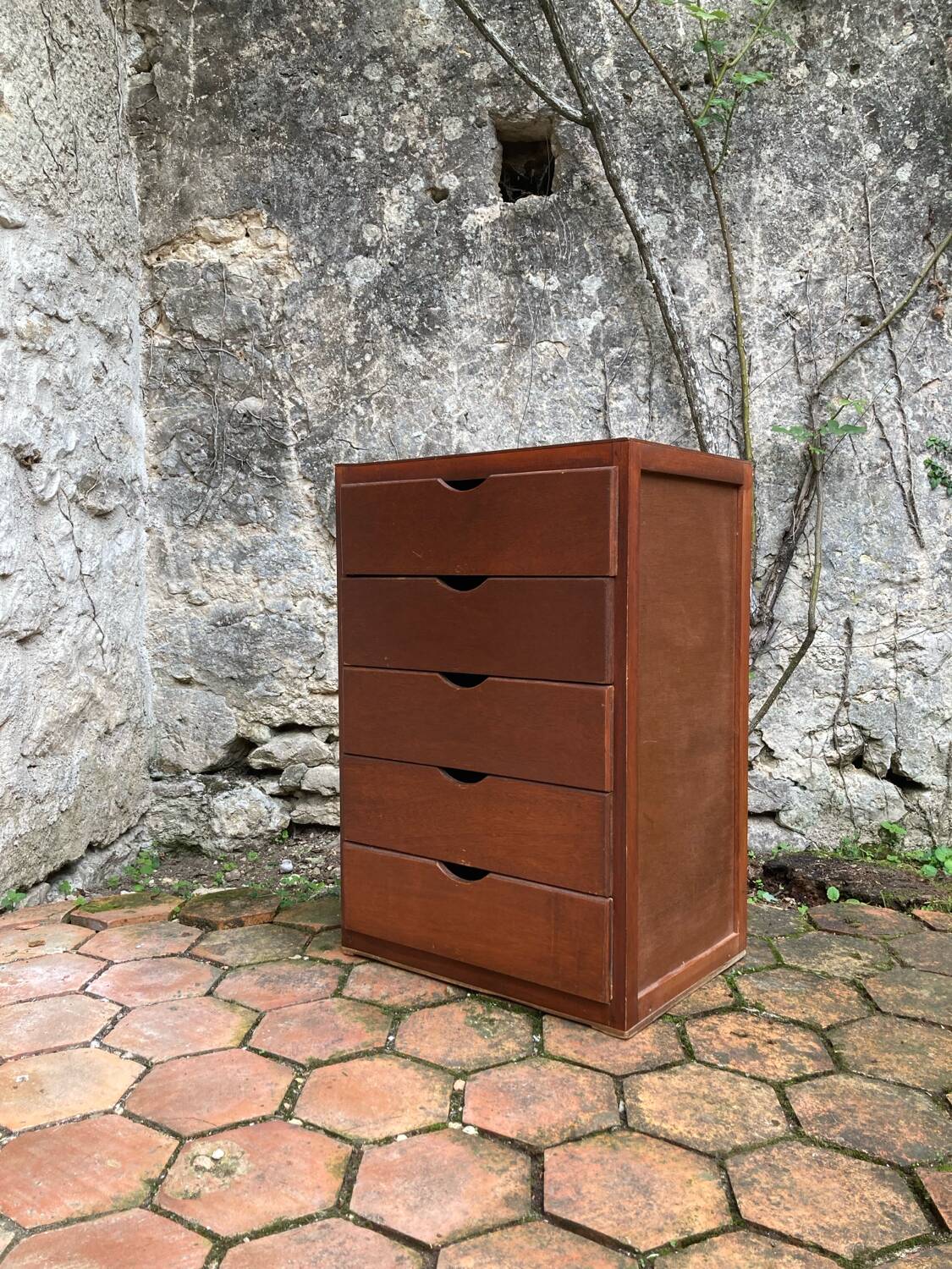 Vintage storage unit