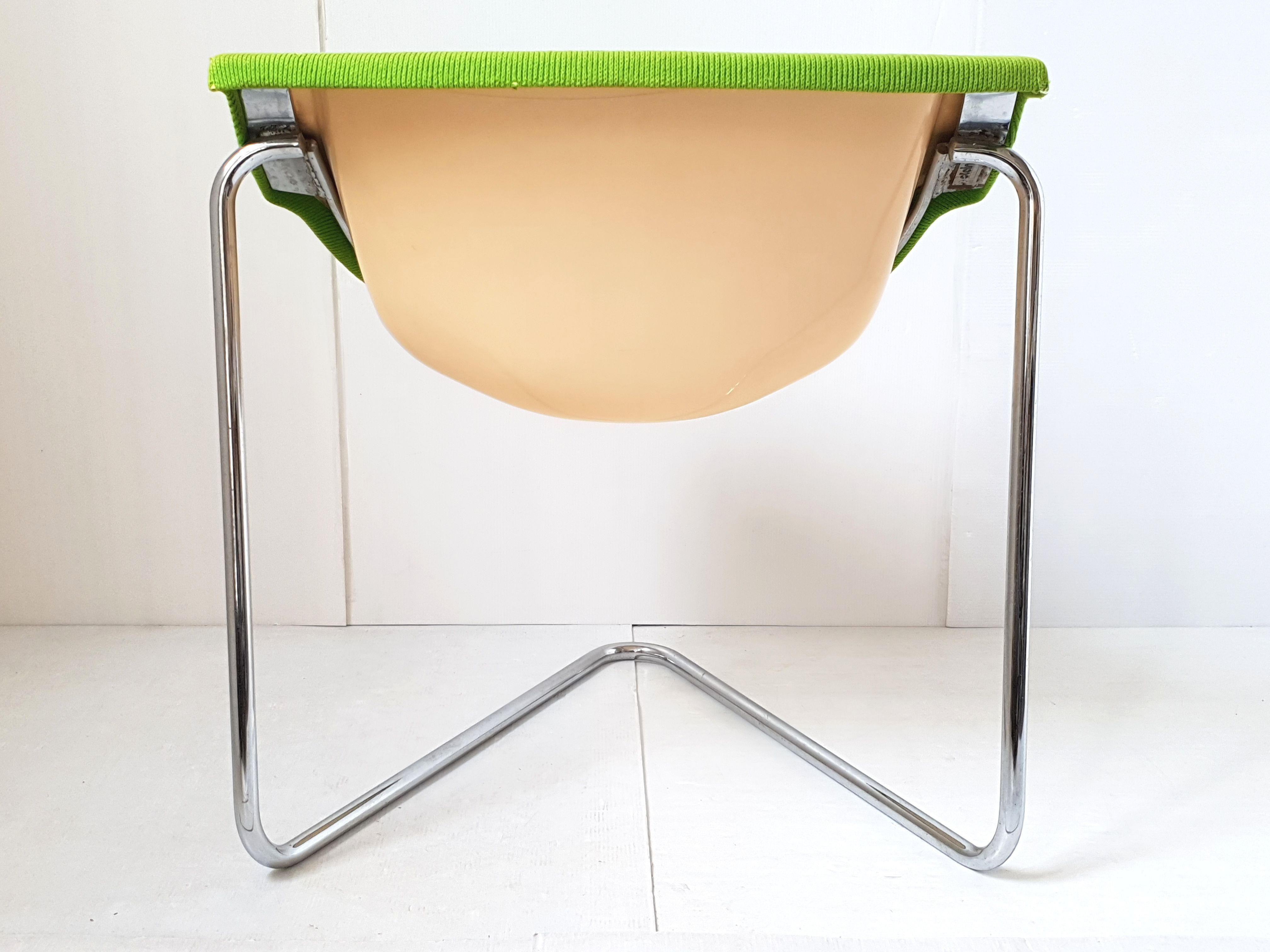 Kwok Hoi Chan's Pussycat armchair for Steiner 1960