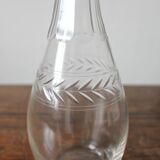 Carafe ancienne en cristal gravé frise feuilles de lauriers