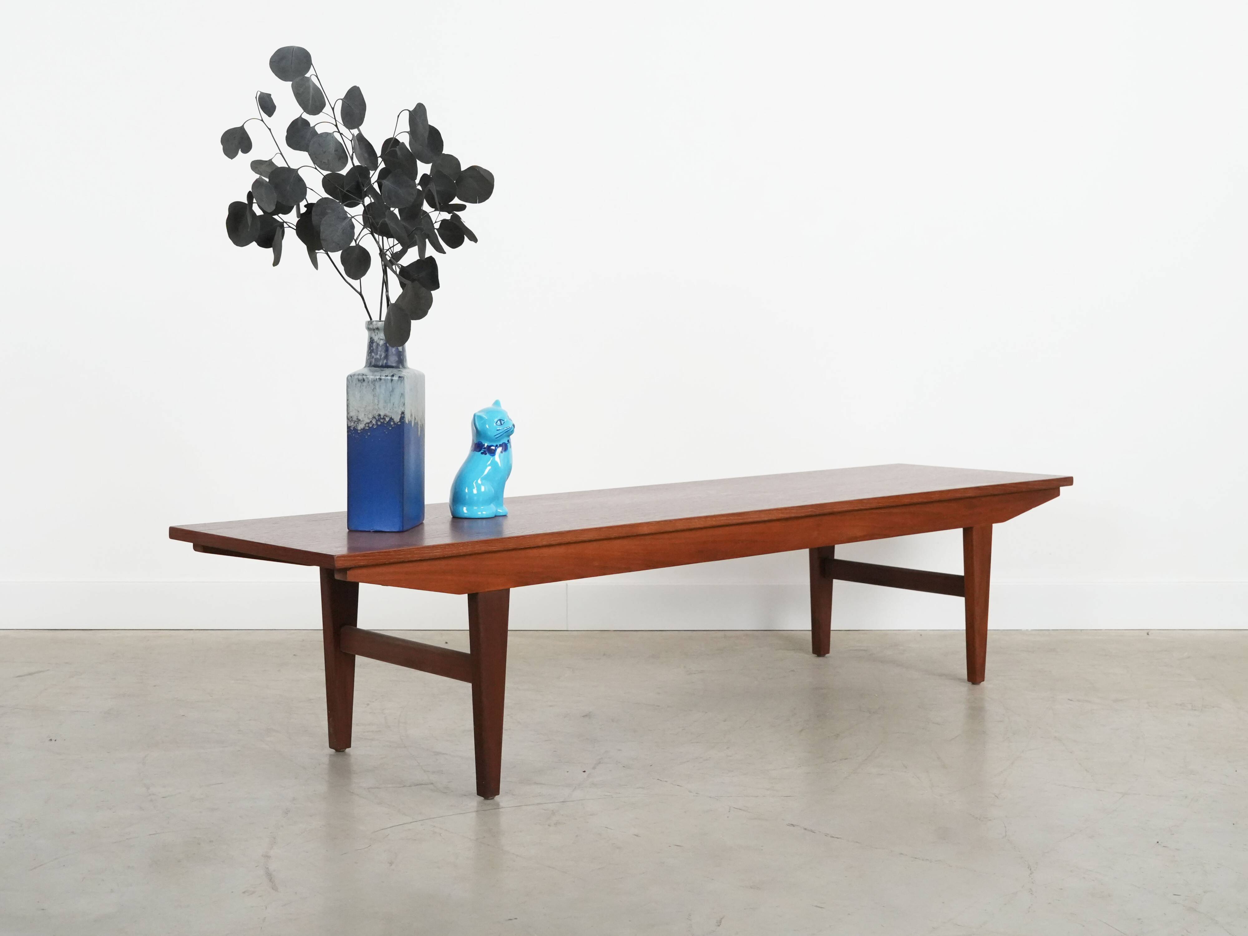 Low oak buffet, Danish design, 1970s, production: Denmark