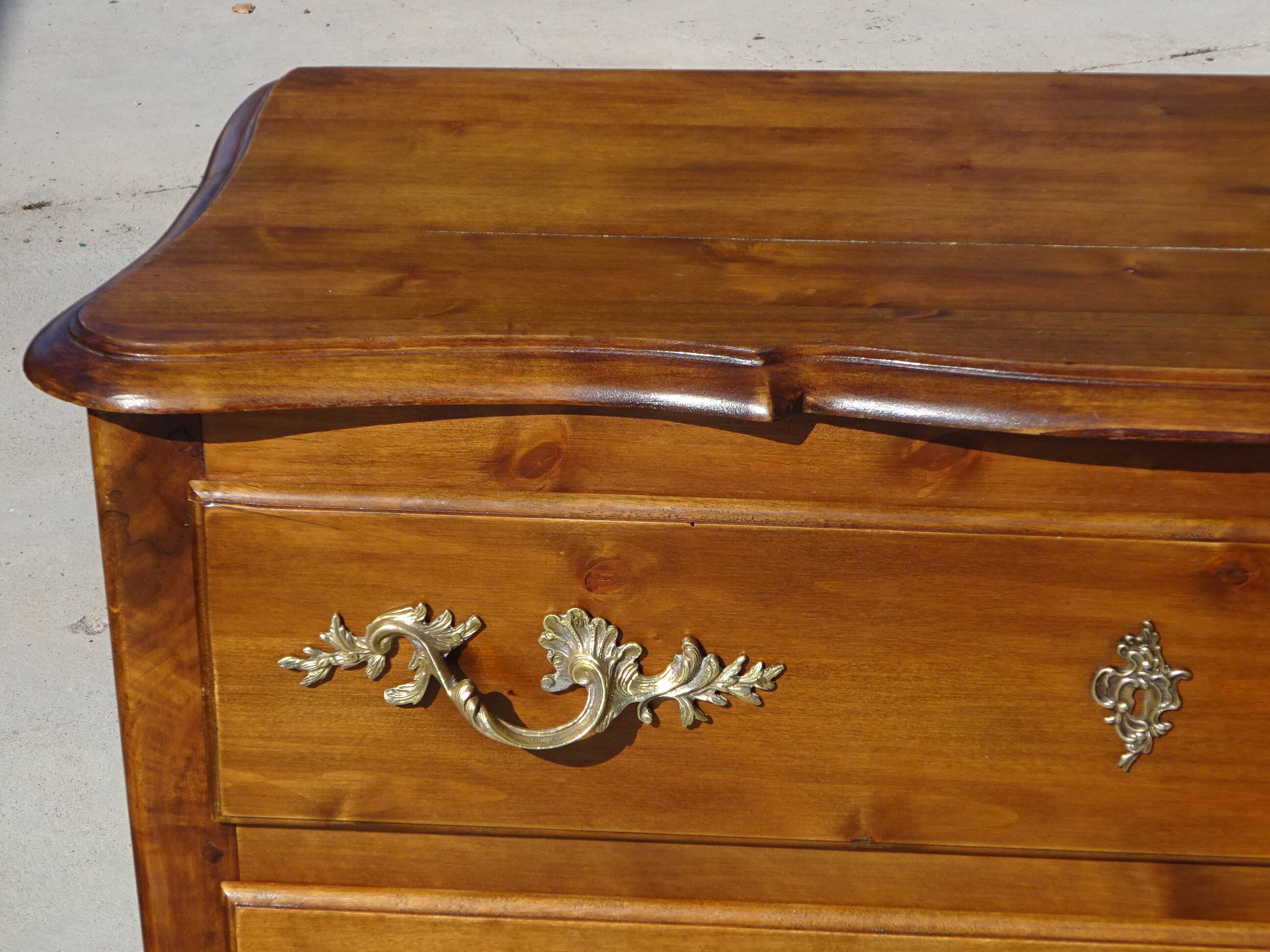 Commode 2 tiroirs de style Louis XV