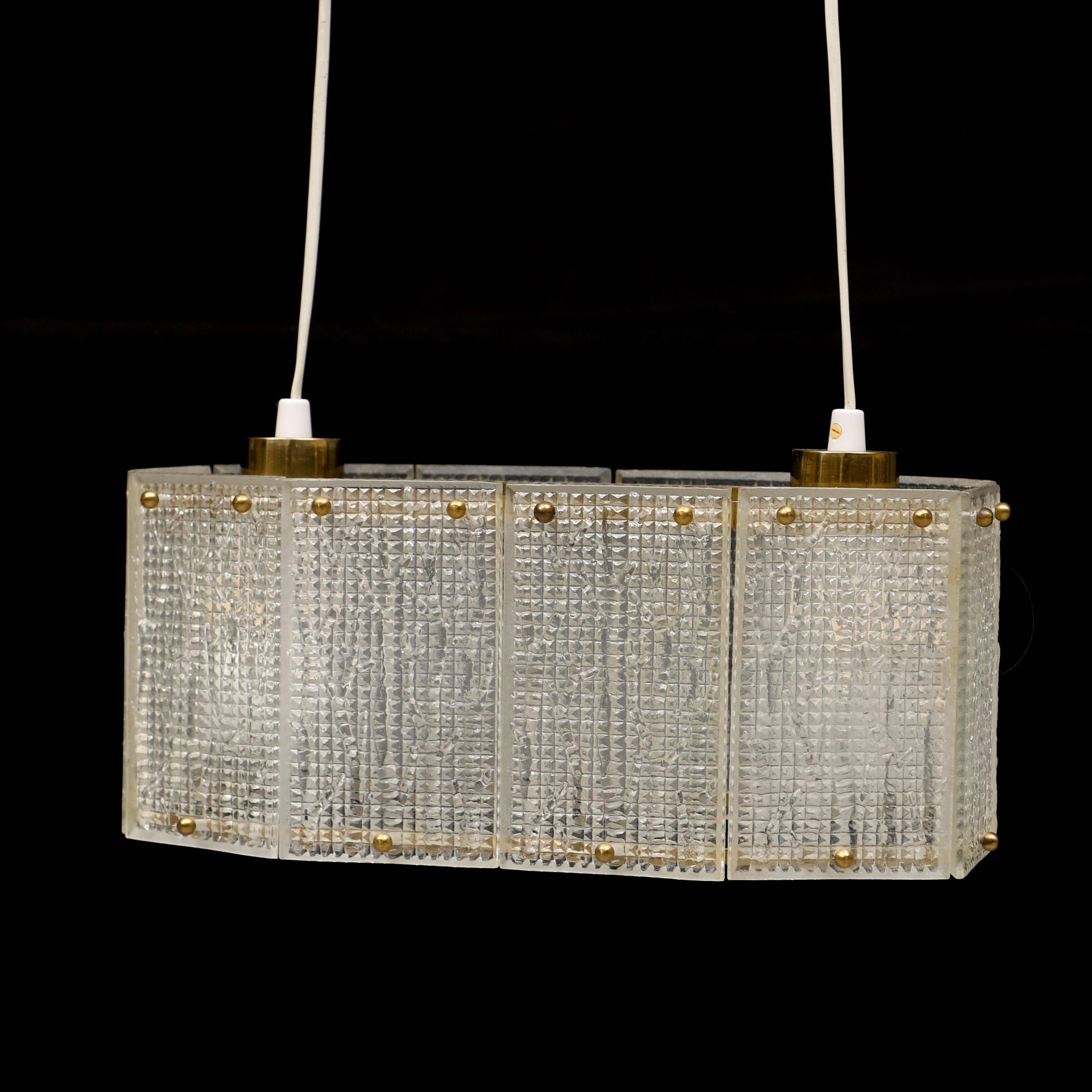 Plafonnier en verre moulé et laiton par Orrefors Suède 1960