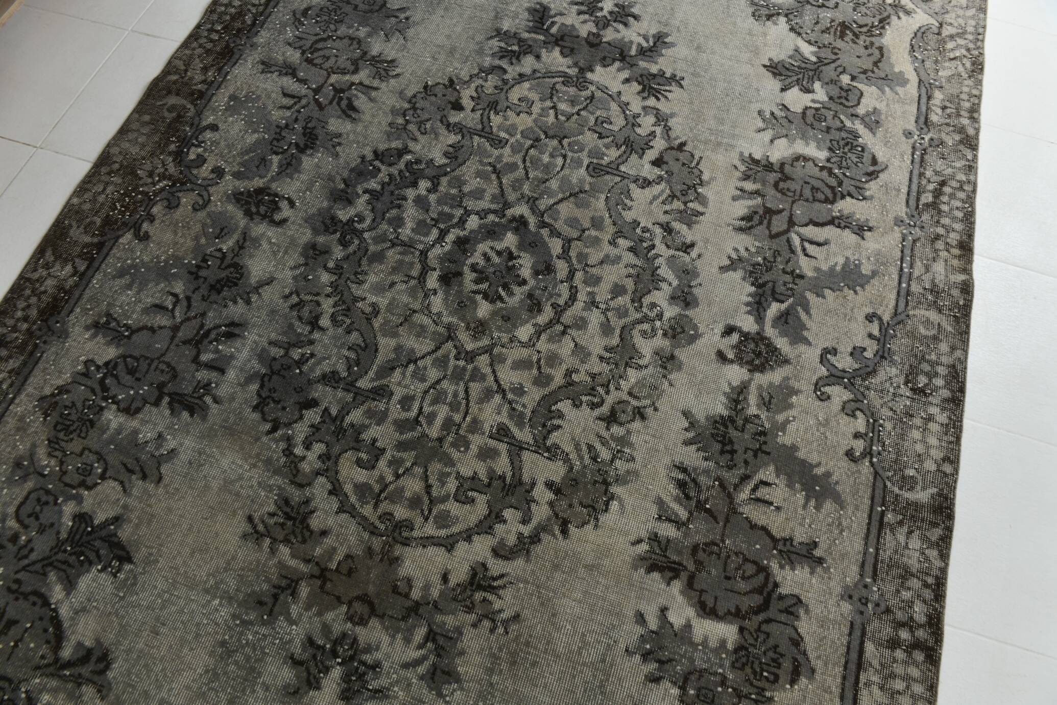 Gray & Black Oriental Vintage Rug, 220x317Cm