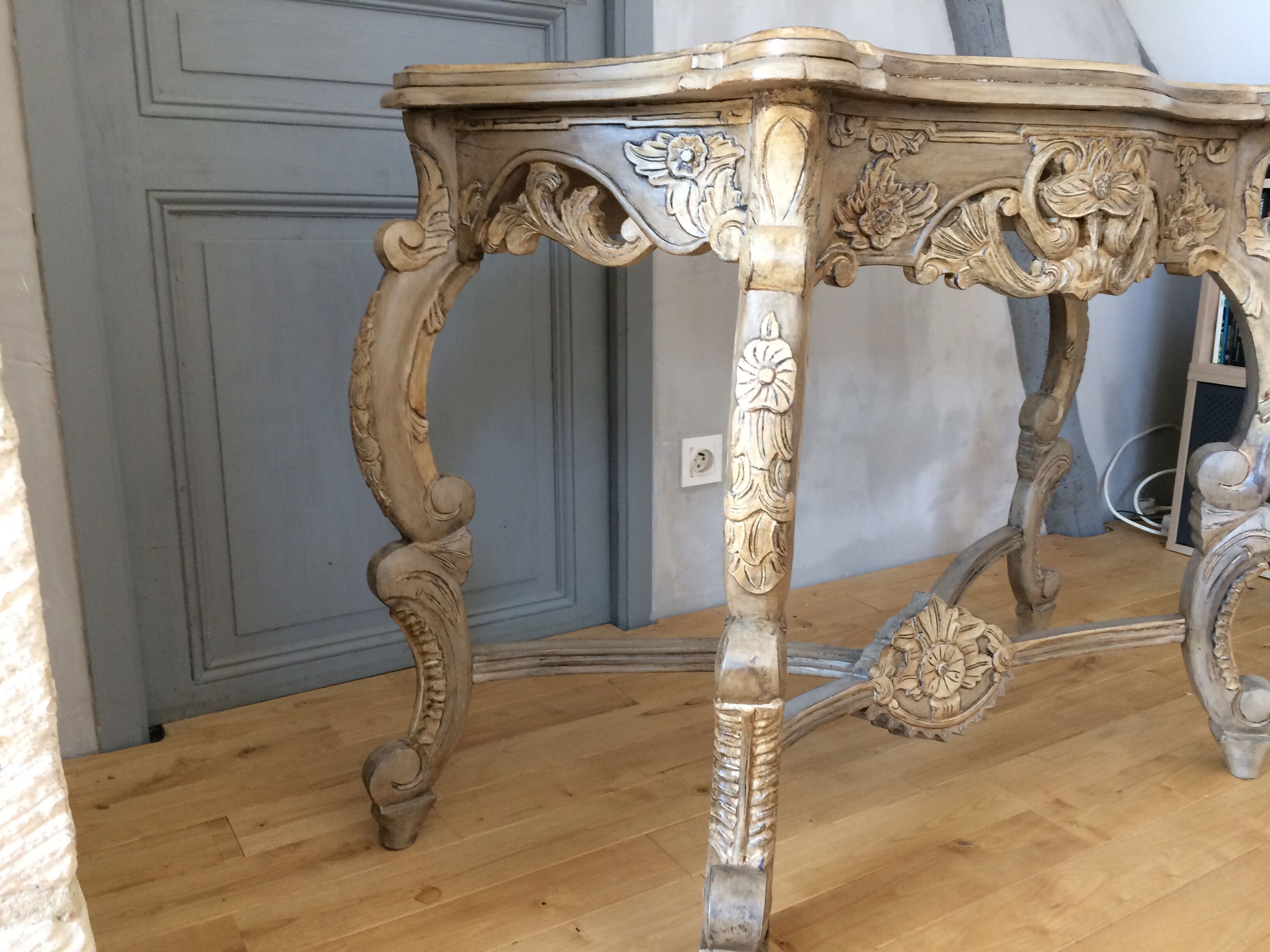 Louis XV-style console