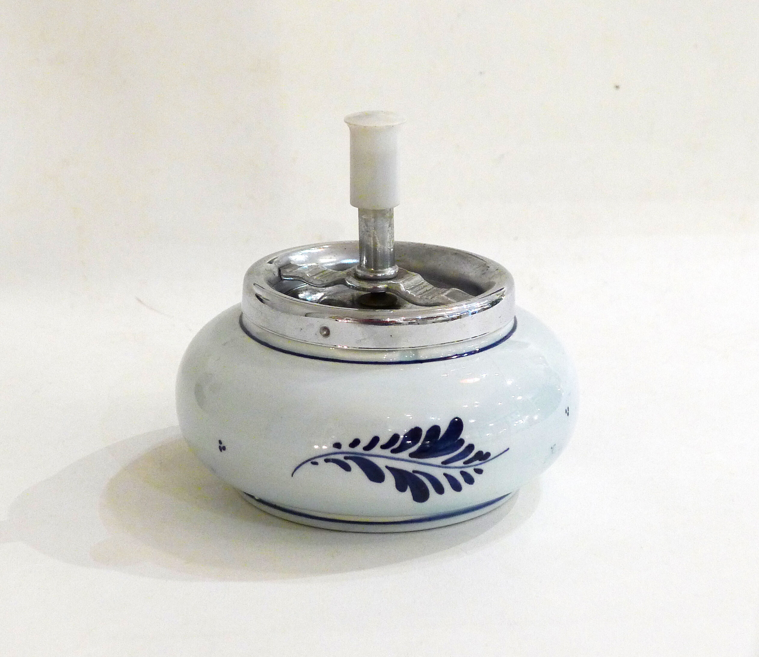 Blue Delft ashtray with lid
