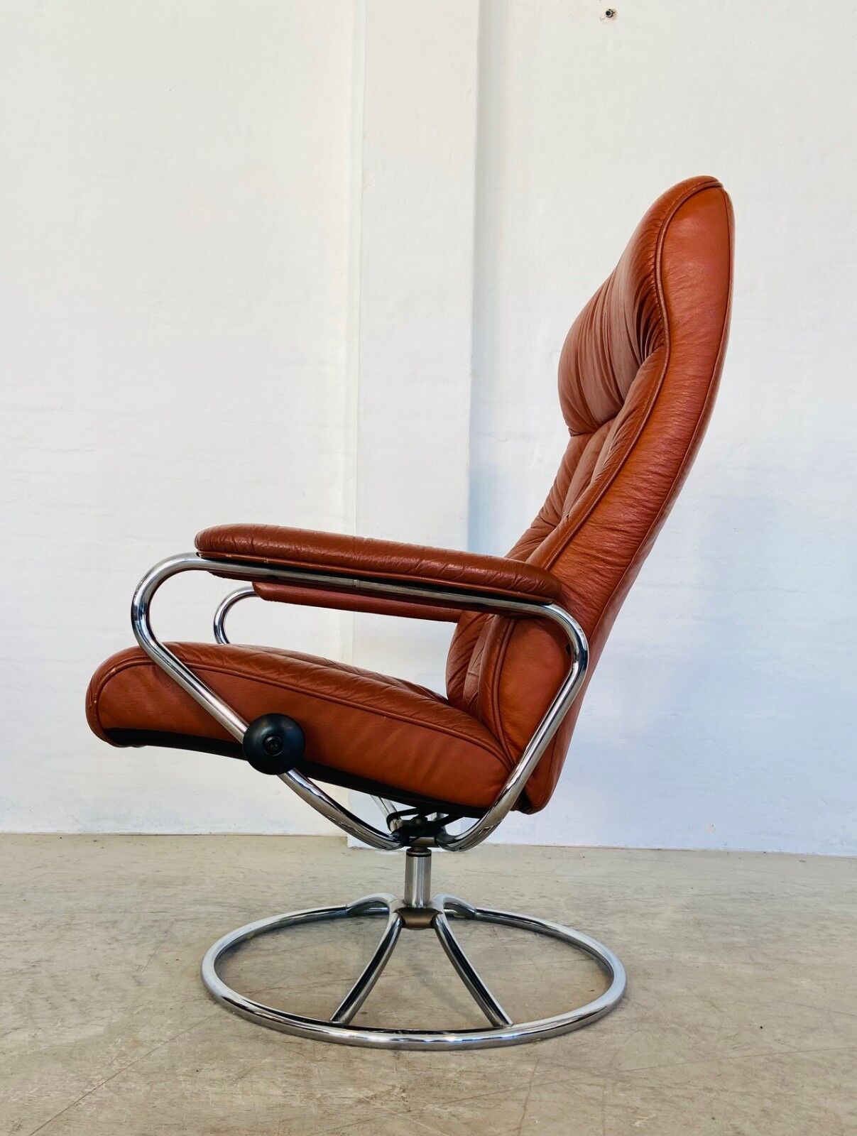 Vintage retro Ekornes Stressless reclining lounge chair & stool 1960s