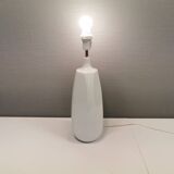 Large table lamp in white porcelain, designed by Axel Larsen for his own company Axella  in the 70s