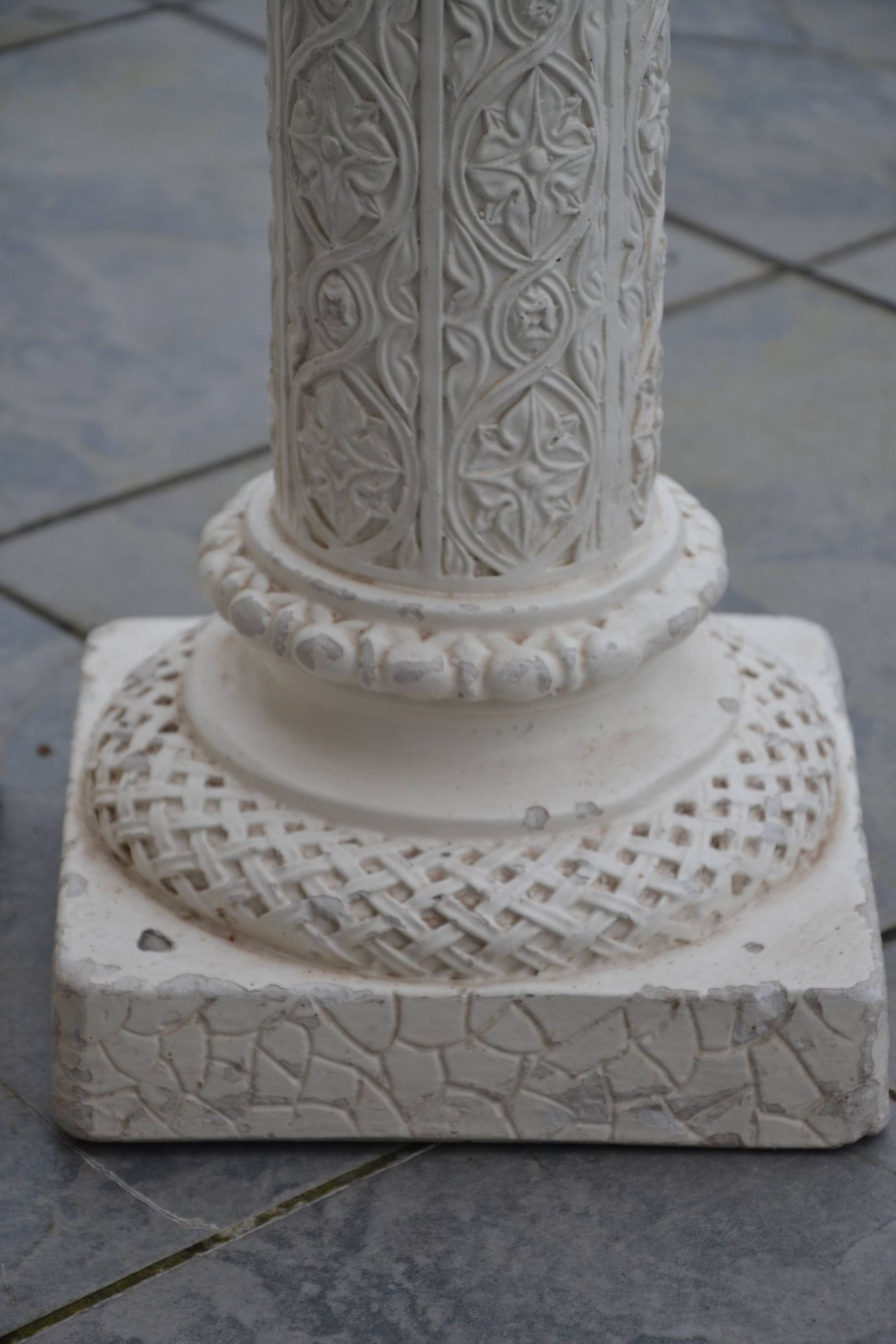 2 old plaster columns