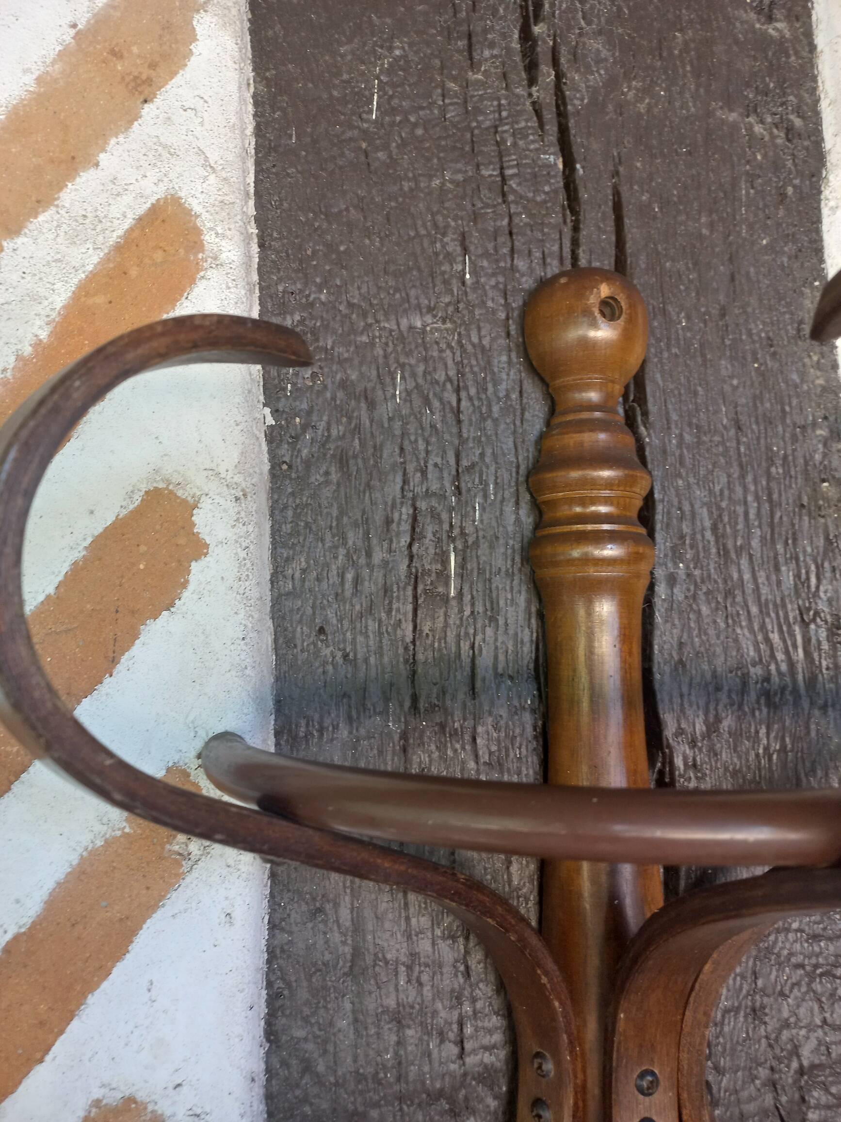 Porte manteau mural forme "perroquet"