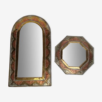 Set of two Moroccan brass mirrors in the shape of arches and octagonal