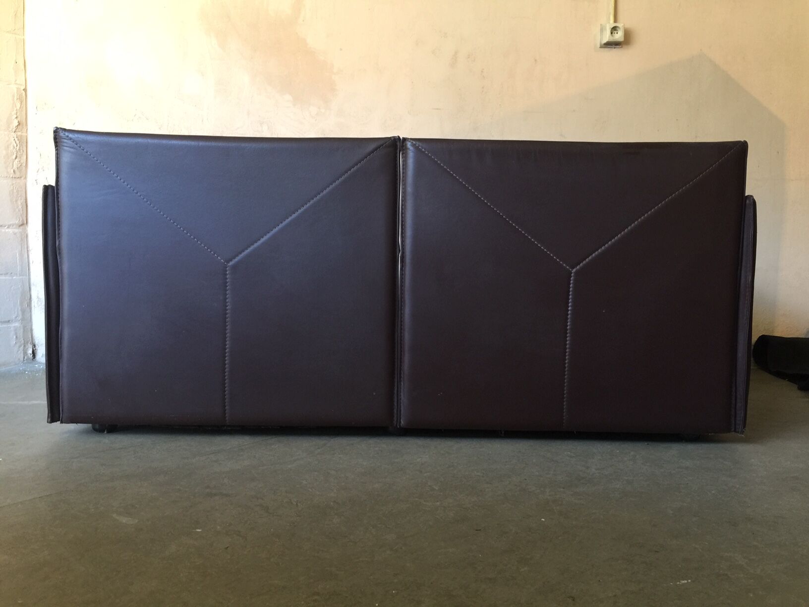 2-seater leather leolux sofa