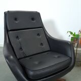 Fauteuil pivotant en similicuir noir provenant de Suède