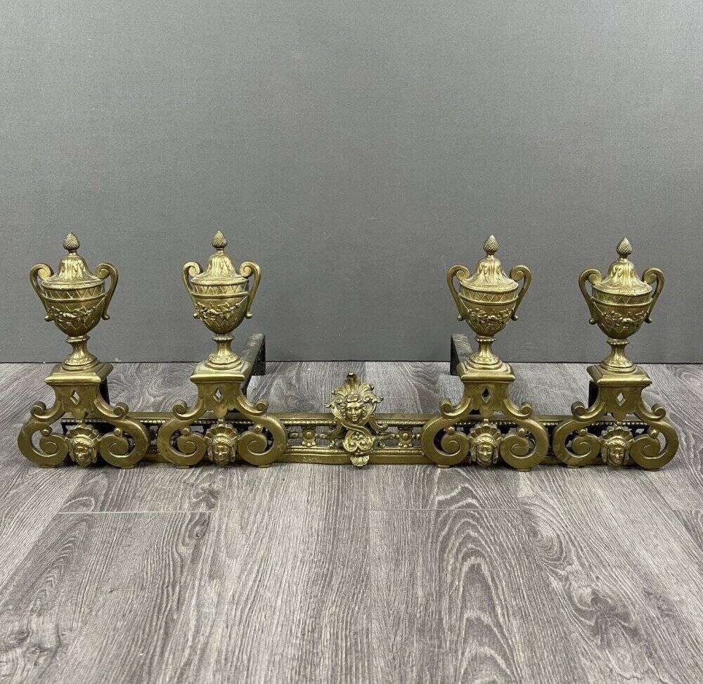 Chenets en bronze style Louis XVI, XIXème siècle