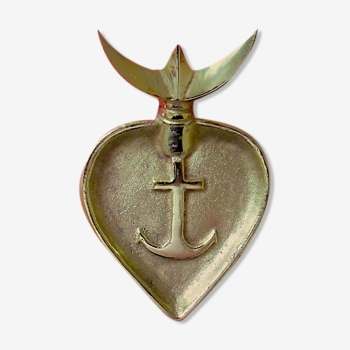 Vide-poche en bronze représentant la croix camarguaise et prolongé d'un trident de gardian