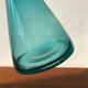 Vase en verre bleu