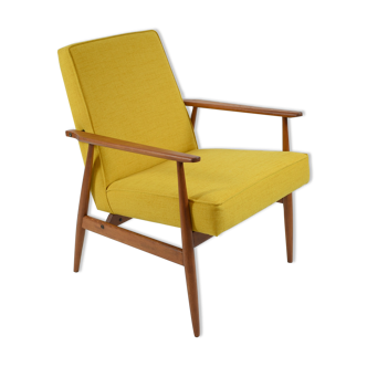 Vintage clube armchair "Fox", Bystrzycka Furniture Factory, totally renovated, 70s, yellow color