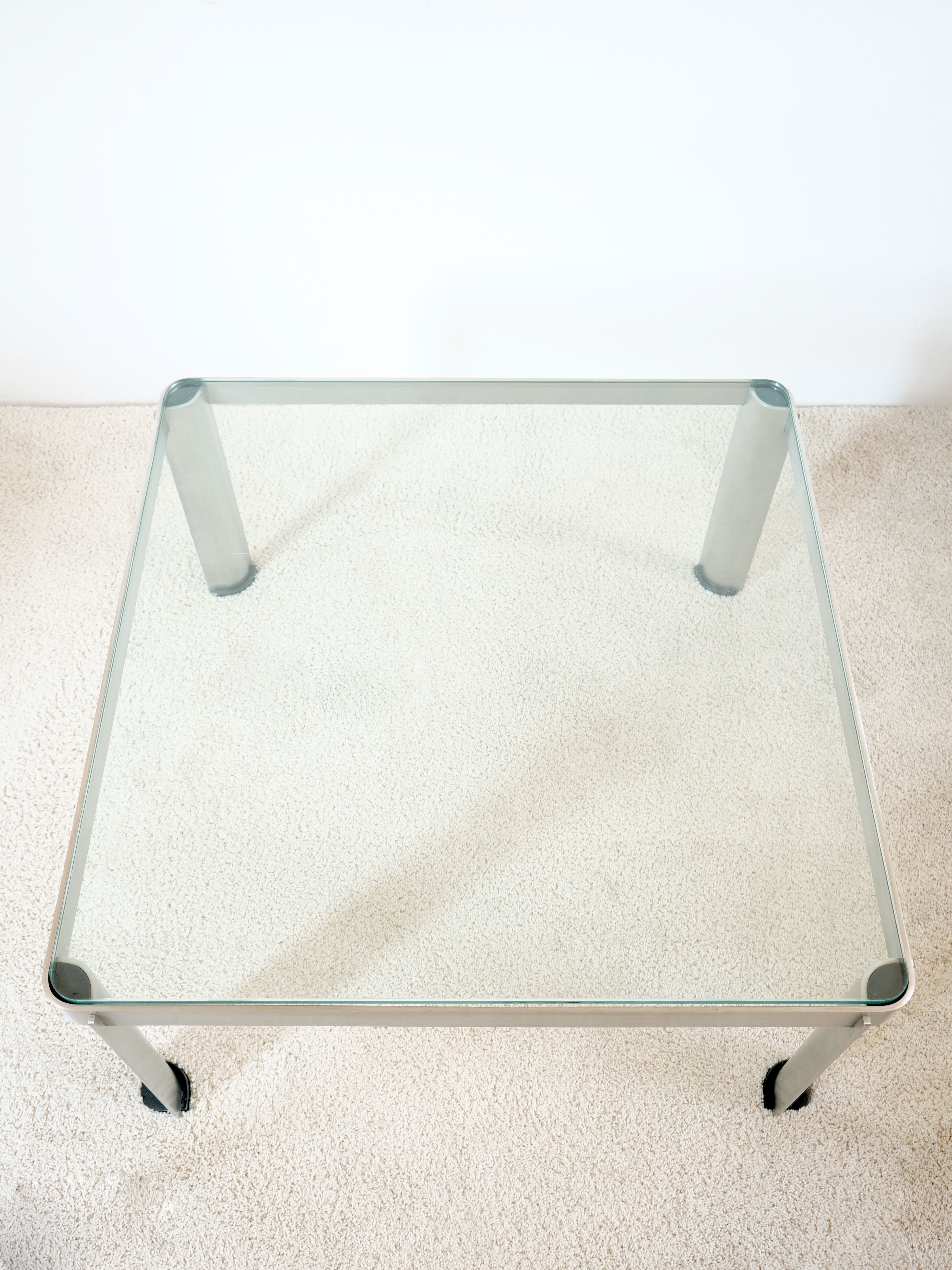 Coffee table model t113 by Osvaldo Borsani for Tecno 1975