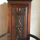 Walnut Renaissance-style caquety chair
